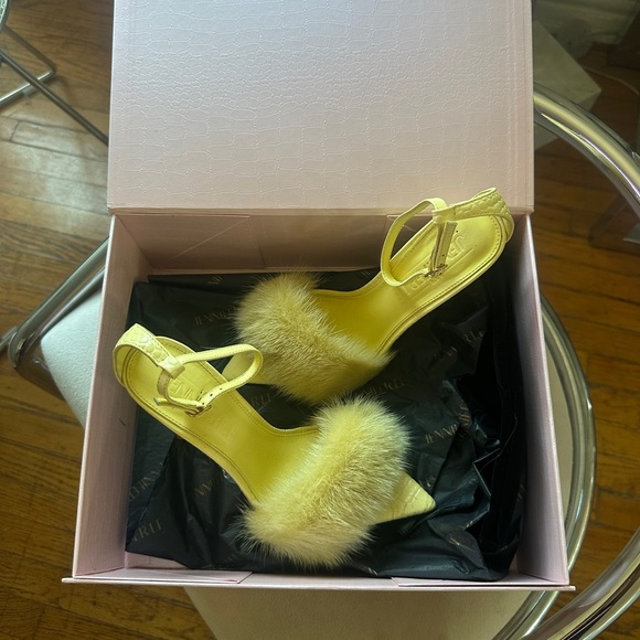Jennifer Le Yellow Fur Heels - Picture 1 of 7